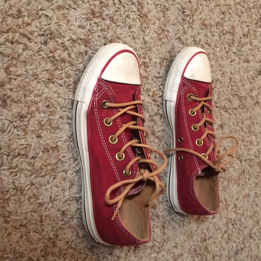 Women’s Red Converse shoes. Size 6